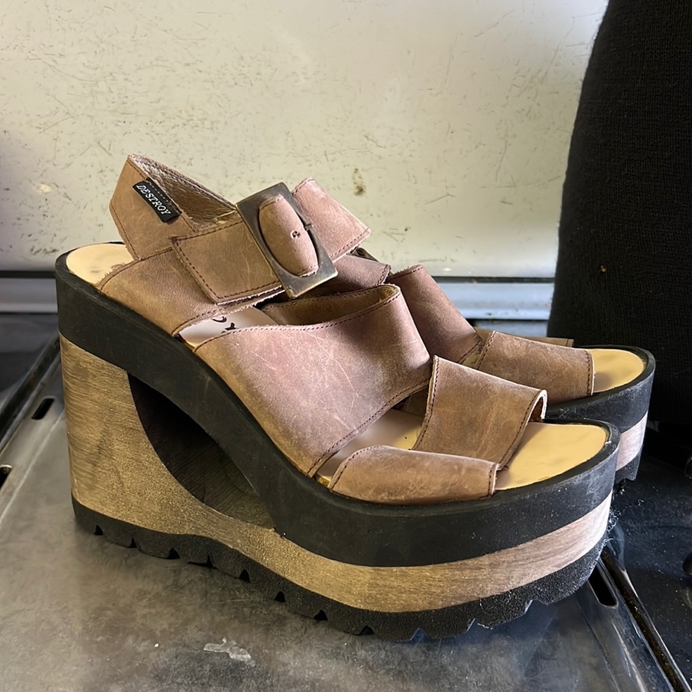 Collectible 90s Y2K Destroy platforms